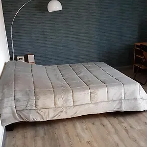 https://appartement-centre-ville-le-coteau.hotels-rhonealpes.com