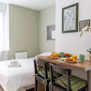https://new-creach-charmant-studio-neuf-proche-centre-ville-et.inbrittany.com