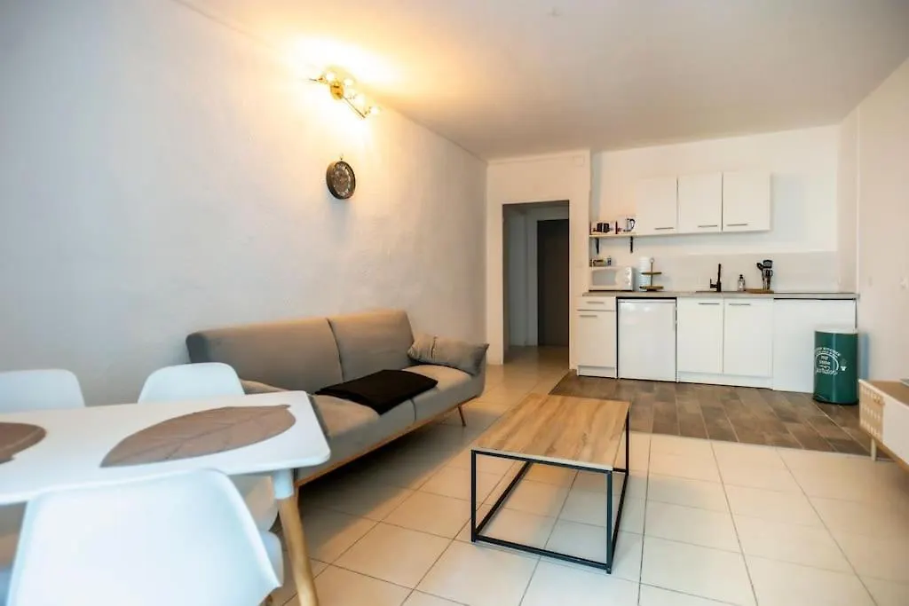 Appartement Le Petit Refuge à Malaucène 0*,  France